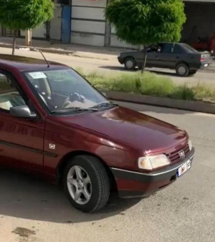 پژو 405 GLX بنزینی، مدل ۱۳۷۷