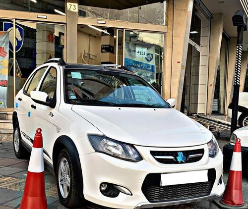 کوییک آر R اتوماتیک پلاس سفید مشکی ،، مدل 1402 صفر