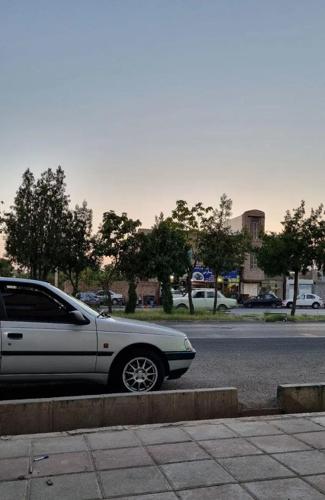پژو 405 GLX بنزینی، مدل ۱۳۸۵