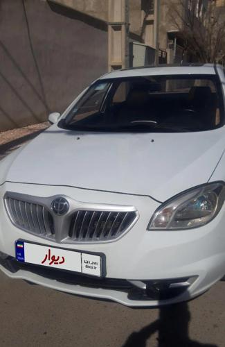 برلیانس H330 اتوماتیک 1500cc، مدل ۱۳۹۶