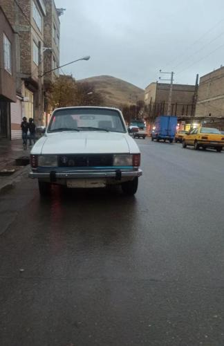 پیکان ۸۳ بی رنگ گاز مایع