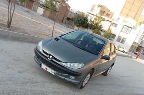 پژو 206 عروسک