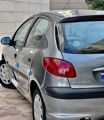206تیپ۲مدل 1400در حد